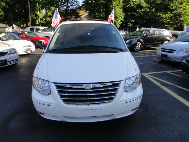 2006 Chrysler Town and Country 3.5