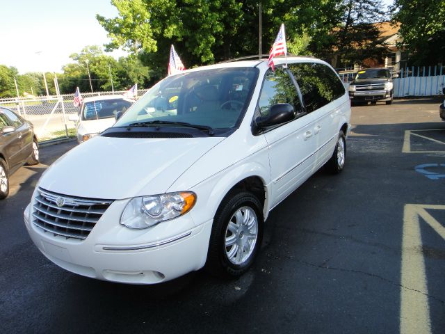 2006 Chrysler Town and Country 3.5