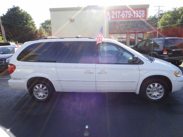 2006 Chrysler Town and Country 3.5