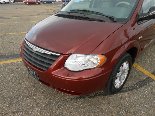 2007 Chrysler Town and Country SLT 25