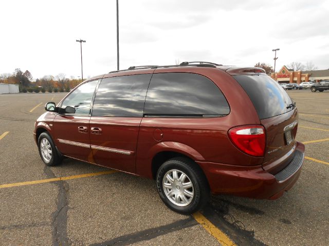 2007 Chrysler Town and Country SLT 25