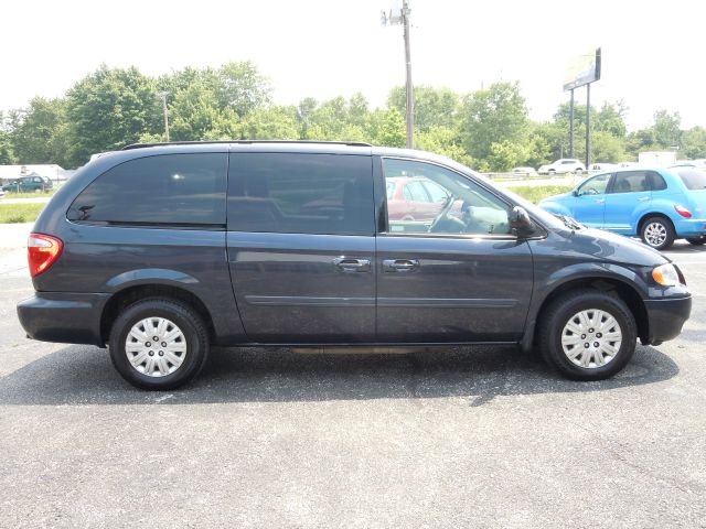 2007 Chrysler Town and Country SLT 4WD 15