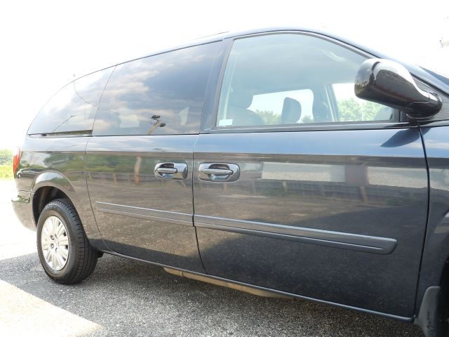 2007 Chrysler Town and Country SLT 4WD 15