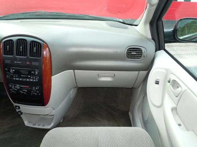 2007 Chrysler Town and Country SLT 4WD 15