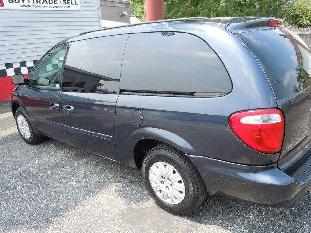 2007 Chrysler Town and Country SLT 4WD 15