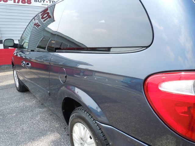 2007 Chrysler Town and Country SLT 4WD 15