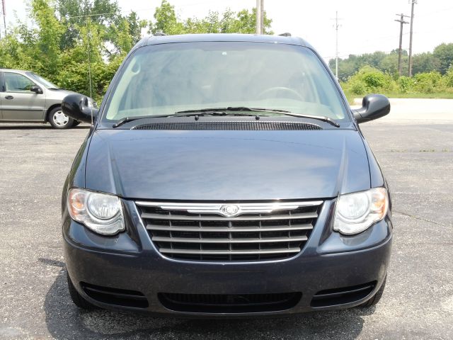 2007 Chrysler Town and Country SLT 4WD 15