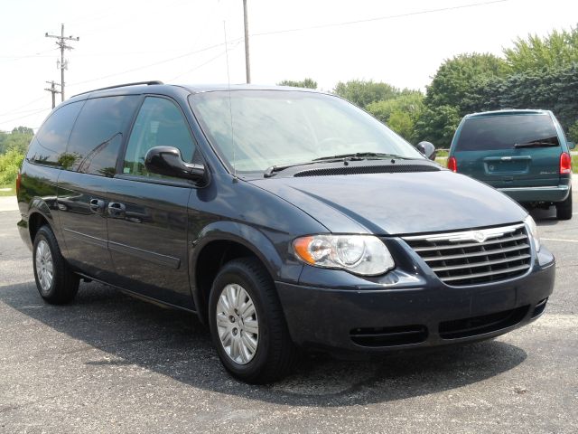 2007 Chrysler Town and Country SLT 4WD 15