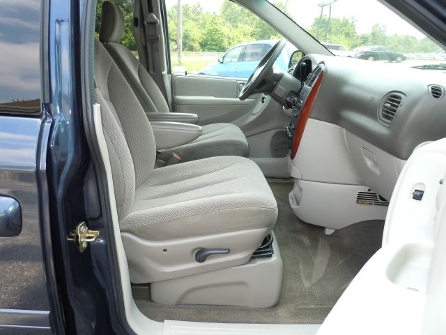 2007 Chrysler Town and Country SLT 4WD 15