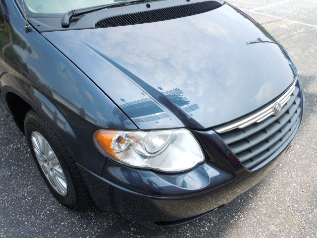 2007 Chrysler Town and Country SLT 4WD 15