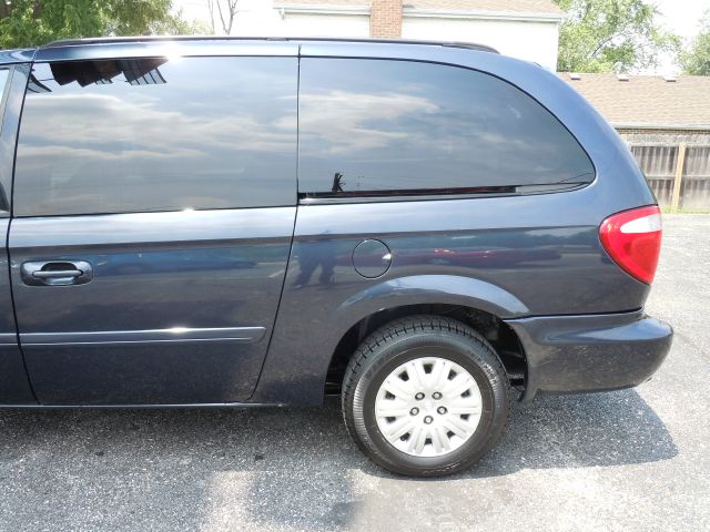 2007 Chrysler Town and Country SLT 4WD 15