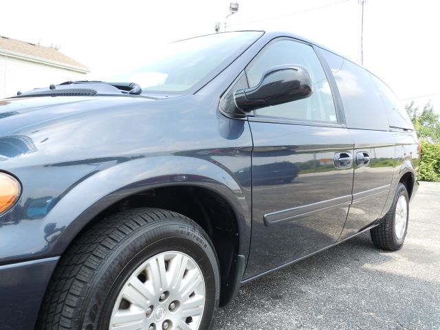 2007 Chrysler Town and Country SLT 4WD 15