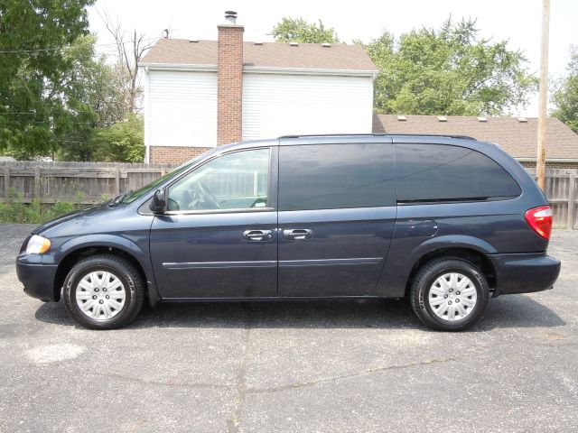 2007 Chrysler Town and Country SLT 4WD 15