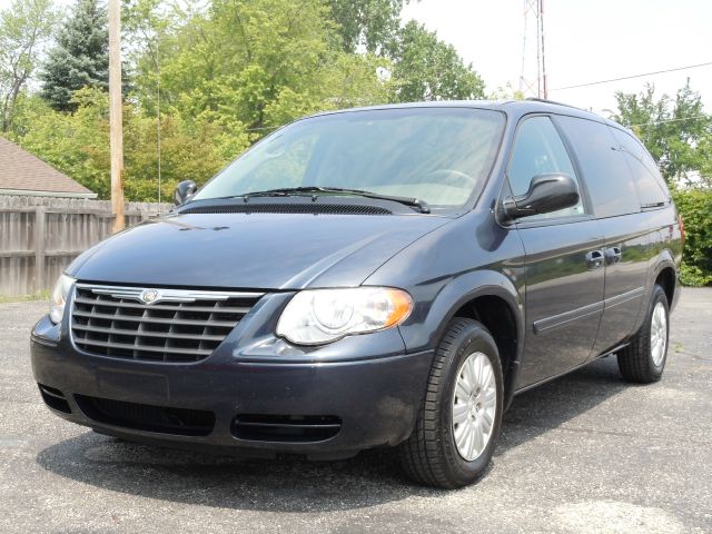 2007 Chrysler Town and Country SLT 4WD 15