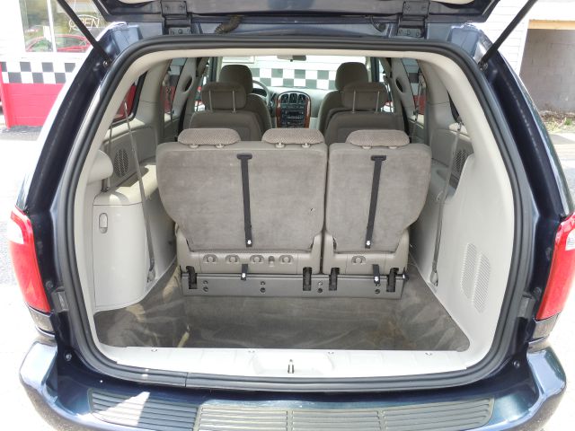 2007 Chrysler Town and Country SLT 4WD 15