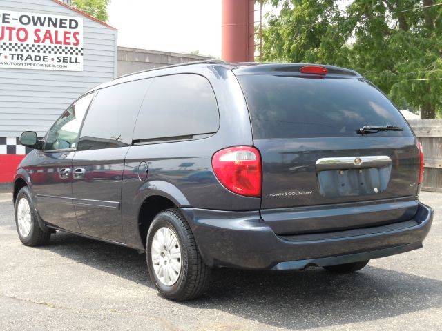 2007 Chrysler Town and Country SLT 4WD 15