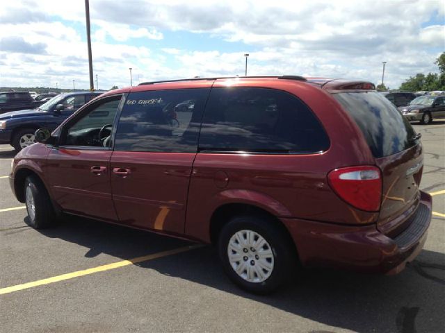 2007 Chrysler Town and Country Elk Conversion Van