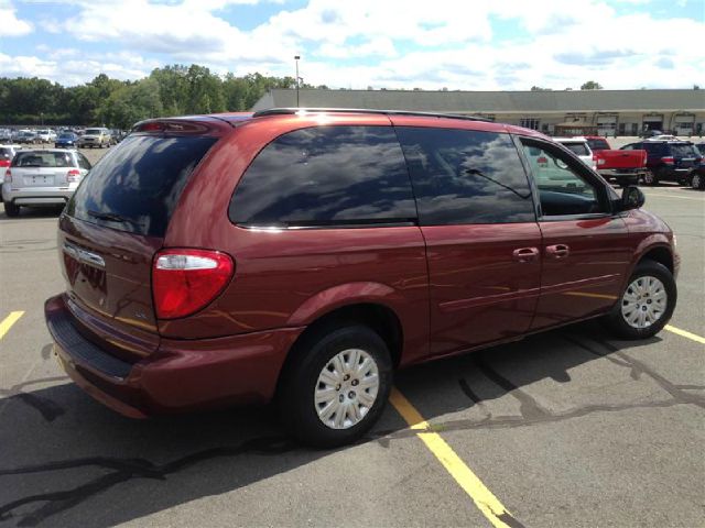 2007 Chrysler Town and Country Elk Conversion Van