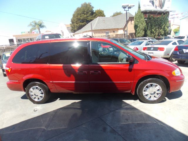 2007 Chrysler Town and Country SLT 25