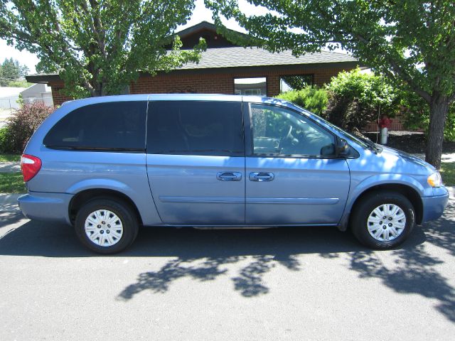 2007 Chrysler Town and Country Elk Conversion Van