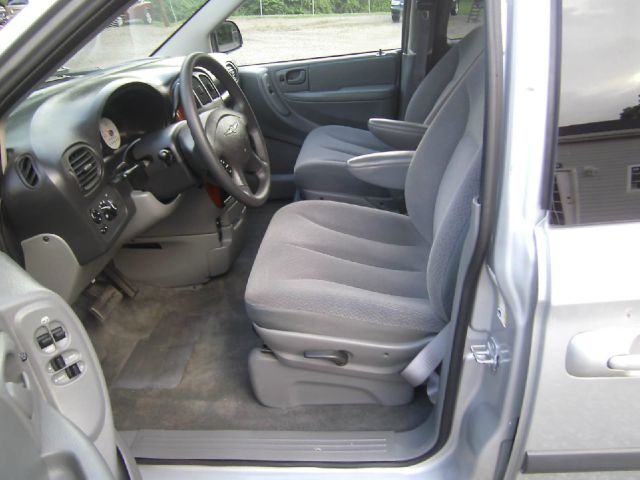 2007 Chrysler Town and Country Base