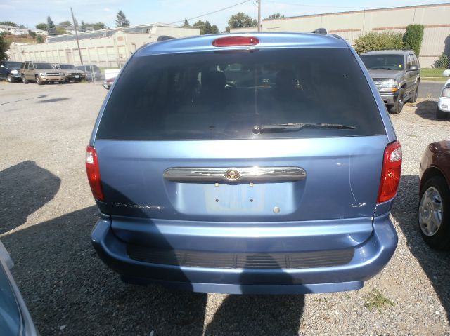 2007 Chrysler Town and Country Elk Conversion Van