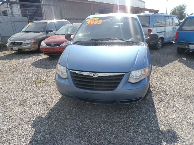 2007 Chrysler Town and Country Elk Conversion Van