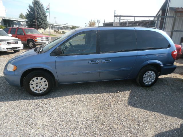 2007 Chrysler Town and Country Elk Conversion Van