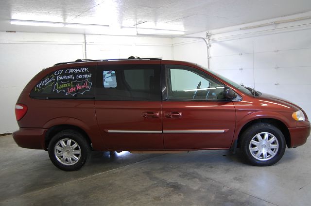 2007 Chrysler Town and Country 3.5