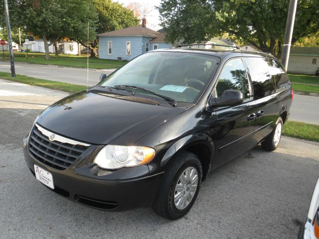 2007 Chrysler Town and Country Elk Conversion Van