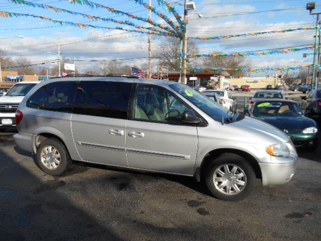 2007 Chrysler Town and Country AUTO LX