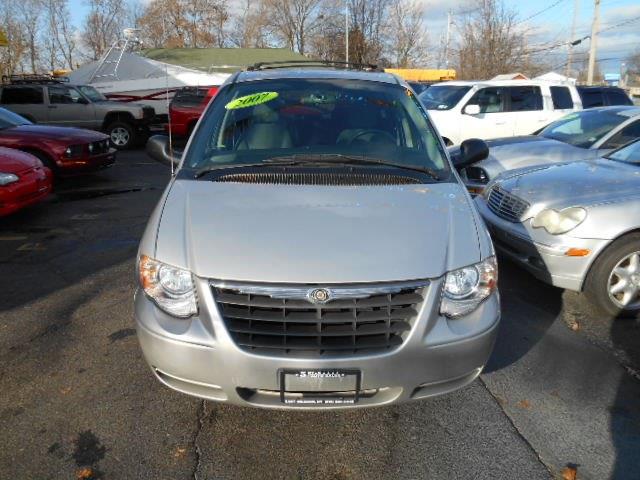 2007 Chrysler Town and Country AUTO LX