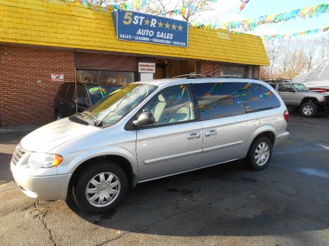 2007 Chrysler Town and Country AUTO LX