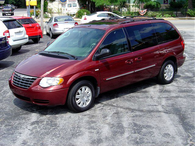 2007 Chrysler Town and Country Z06