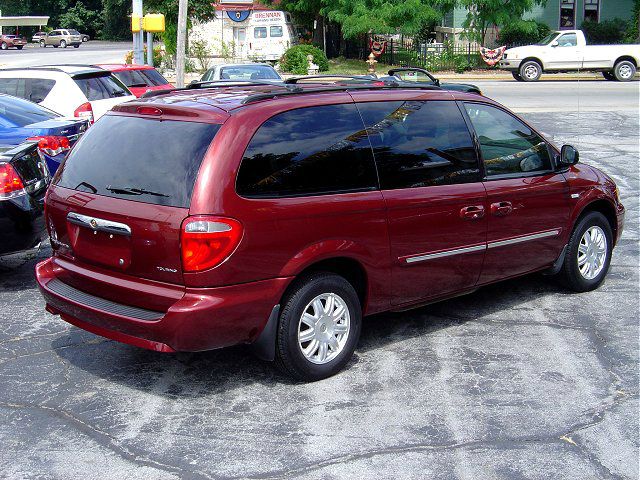 2007 Chrysler Town and Country Z06