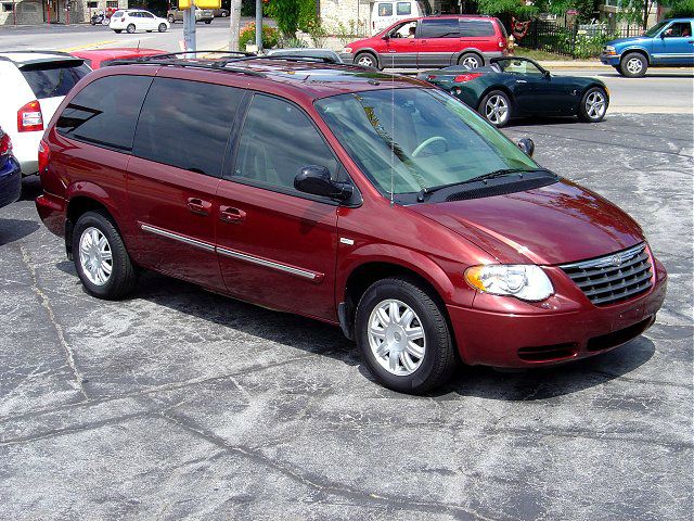 2007 Chrysler Town and Country Z06