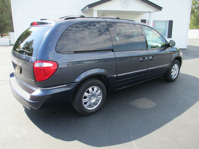 2007 Chrysler Town and Country SLT 25