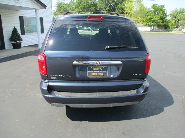 2007 Chrysler Town and Country SLT 25