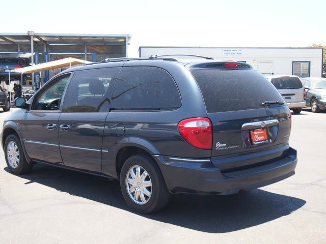 2007 Chrysler Town and Country SLT 25