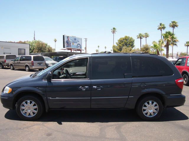 2007 Chrysler Town and Country SLT 25