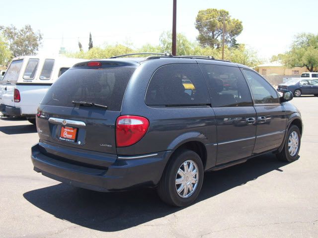 2007 Chrysler Town and Country SLT 25