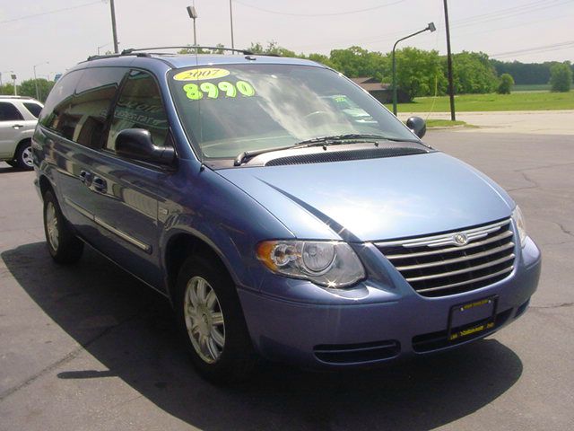 2007 Chrysler Town and Country SLT 1/2 Ton 4x4