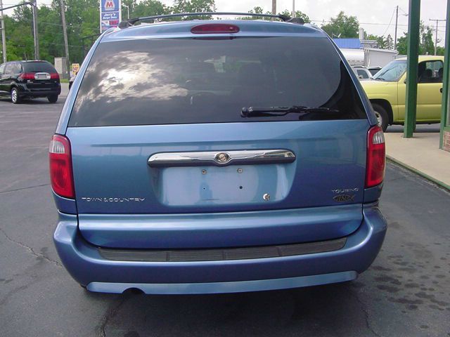 2007 Chrysler Town and Country SLT 1/2 Ton 4x4