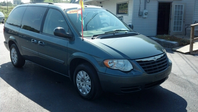 2007 Chrysler Town and Country Elk Conversion Van