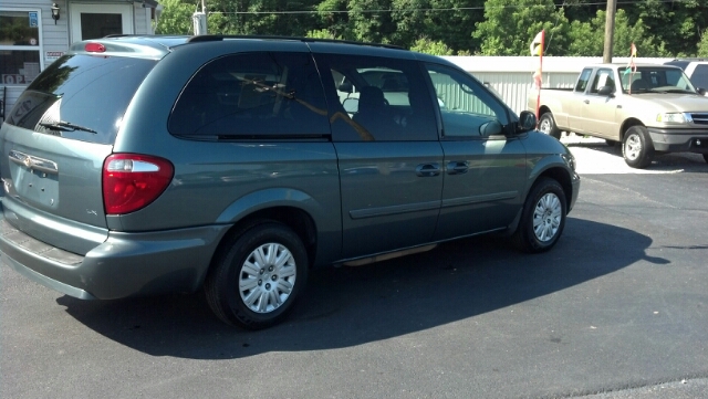 2007 Chrysler Town and Country Elk Conversion Van