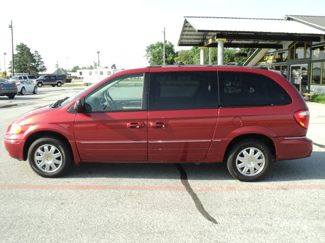 2007 Chrysler Town and Country SLT 25