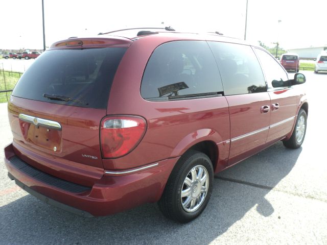 2007 Chrysler Town and Country SLT 25