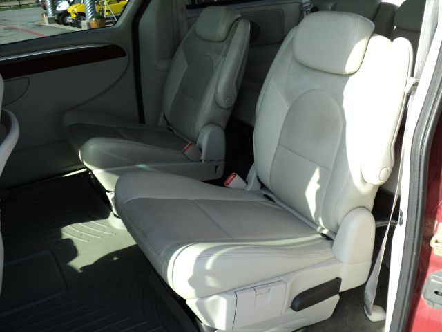 2007 Chrysler Town and Country SLT 25