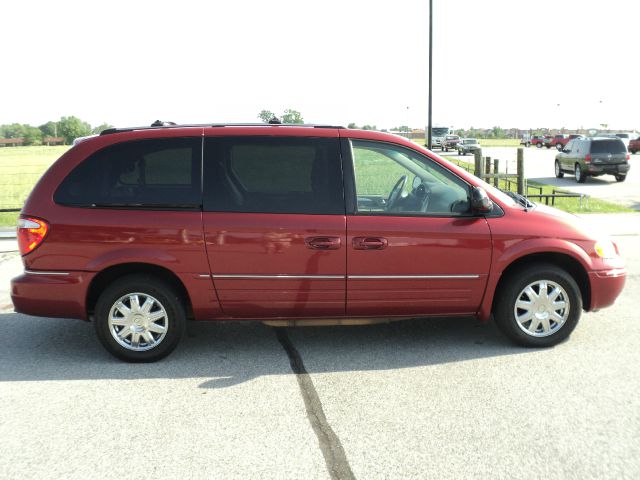 2007 Chrysler Town and Country SLT 25