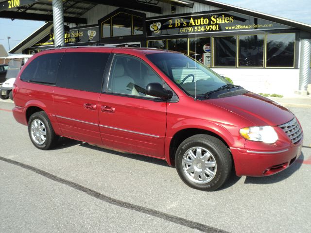 2007 Chrysler Town and Country SLT 25